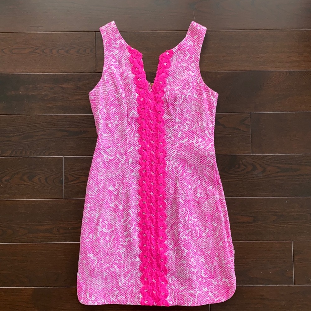 Gently used Lily Pulitzer shift dress, size 4